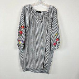 Suzanne Betro 4X Gray and White Thin Striped Embroidered Tunic NEW